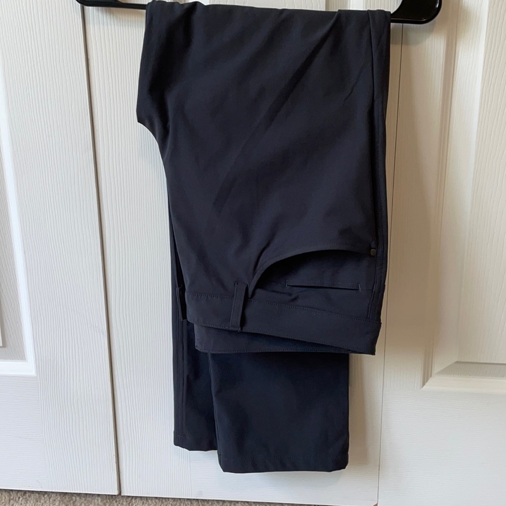 Men’s gray Lululemon pants